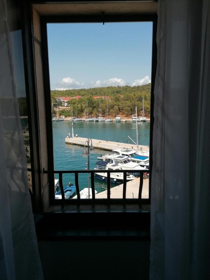 Two-Bedroom Apartment With Sea View,Big Terrase And Garden Stari Grad  Kültér fotó